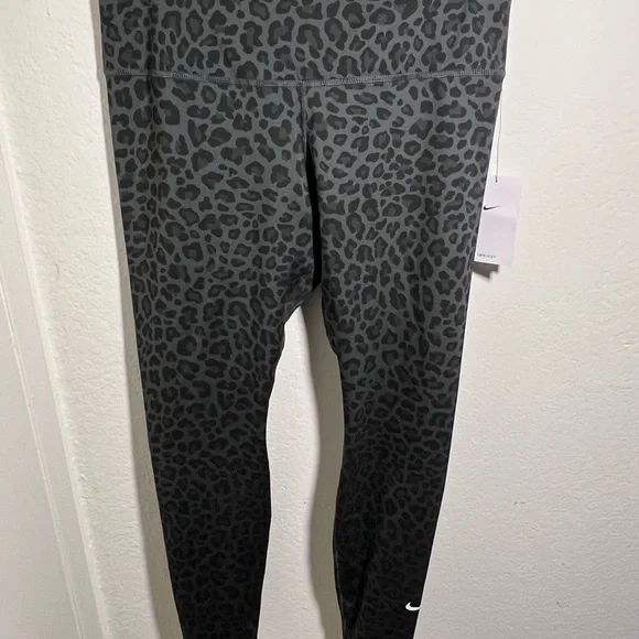 NWT Dry Fit Nike Women’s Training Pants SZ L - Picture 10 of 11
